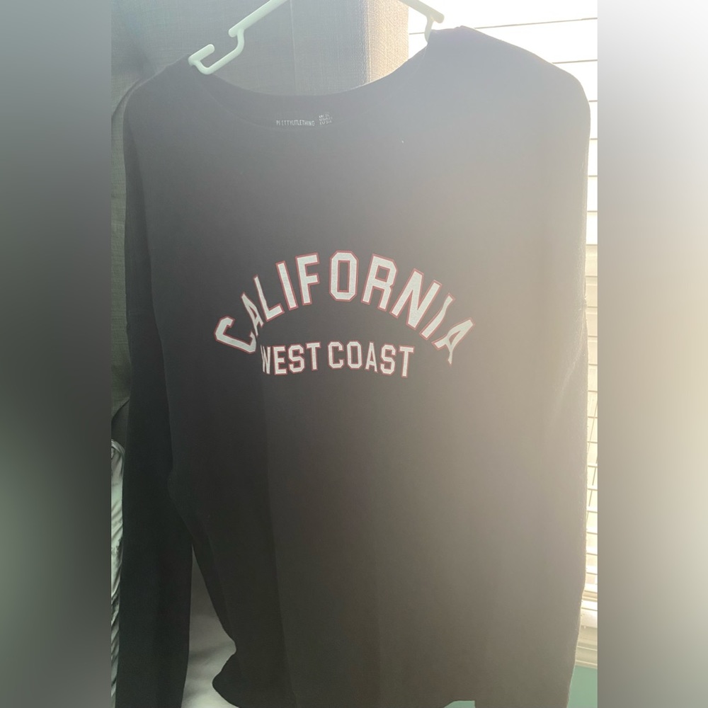 Hi, I am selling sweatshirt from pretty little things the size is a 22